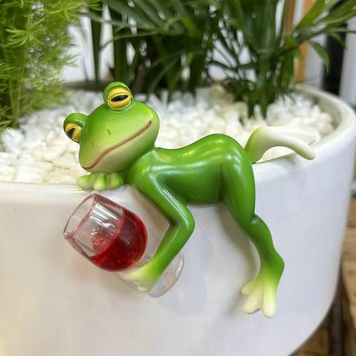 OwMell Frog Statue for Garden, Green Frog Figurine for Outdoor Decor Yard and Garden Decoration Resin Sculpture - Drinking Red Wine