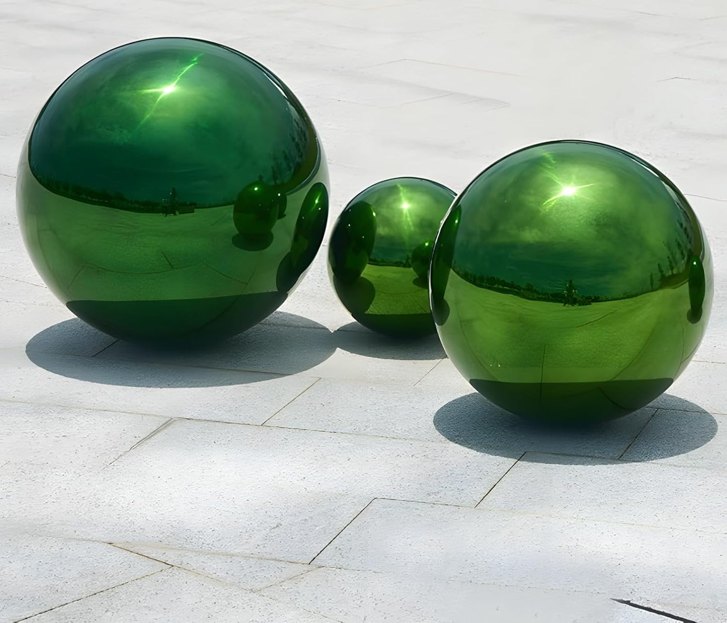Stainless Steel Gazing Globe Mirror Ball, Decorative Gazing Balls for Garden, Reflective Smooth Garden Ball Sphere for Outdoor Yard Decoration (Green, Dia: 12 inch)