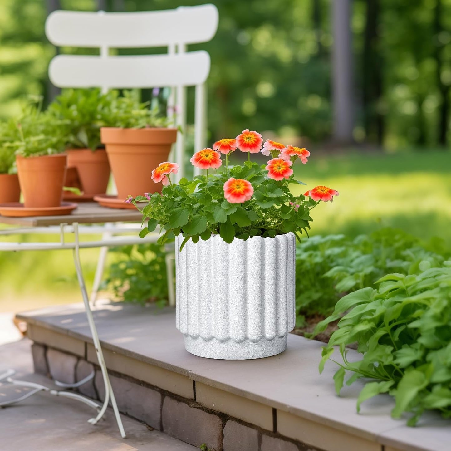 Ceramic Plant Pots - 9.6 Inch Ceramic Planters with Drainage Hole, Round Flower Pots for Indoor Plants, Modern Fluted Large Planter Outdoor, Home Room Decor, Gardening Gifts, White