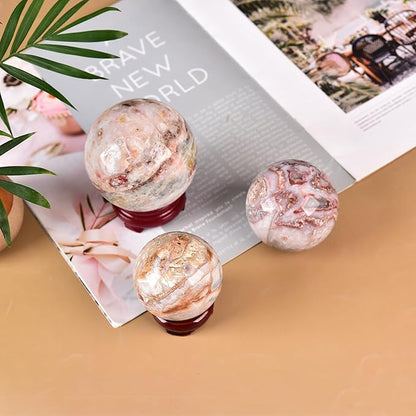 JIC Gem Natural Striped Agate Crystal Sphere Healing Crystal Decorative Ball with Wooden Stand Meditation Balls for Witchcraft Reiki Gift 50-60mm