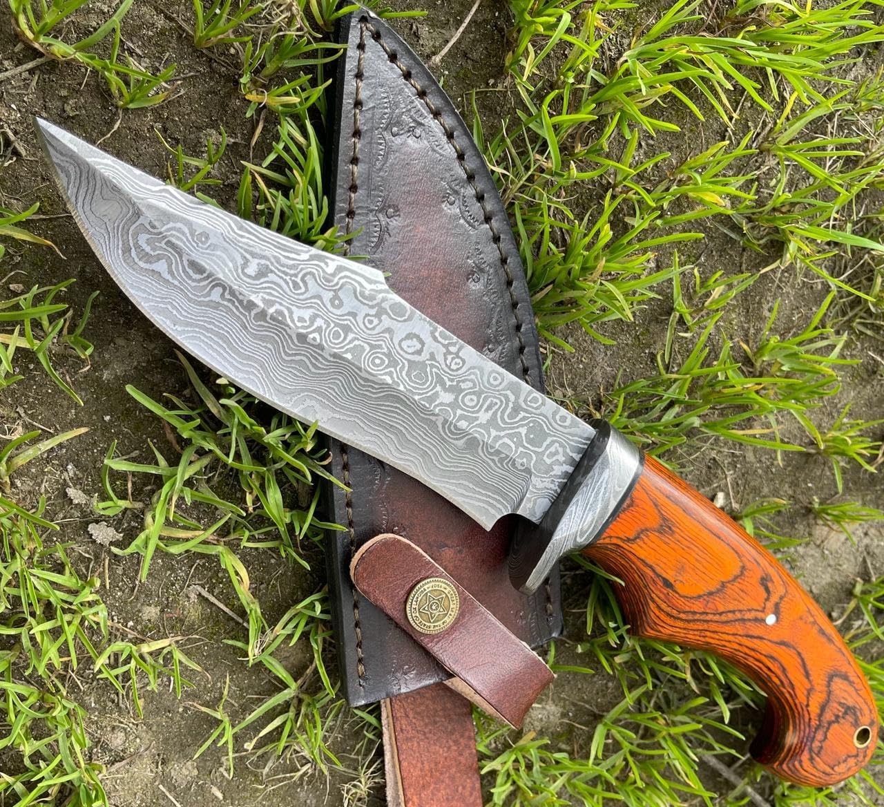 Handmade Damascus Steel Bowie knife Fixed Blade Knife for outdoor, bushcraft, camping,survival with Leather Sheath And Perfect Handle Grip