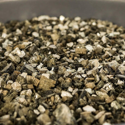 Horticultural Organic Vermiculite for Plants - Medium Grade - Natural Soil Additive for Gardening, Houseplants, Mushrooms, Potted Plants, Hydroponics, Terrariums (3 Quart)