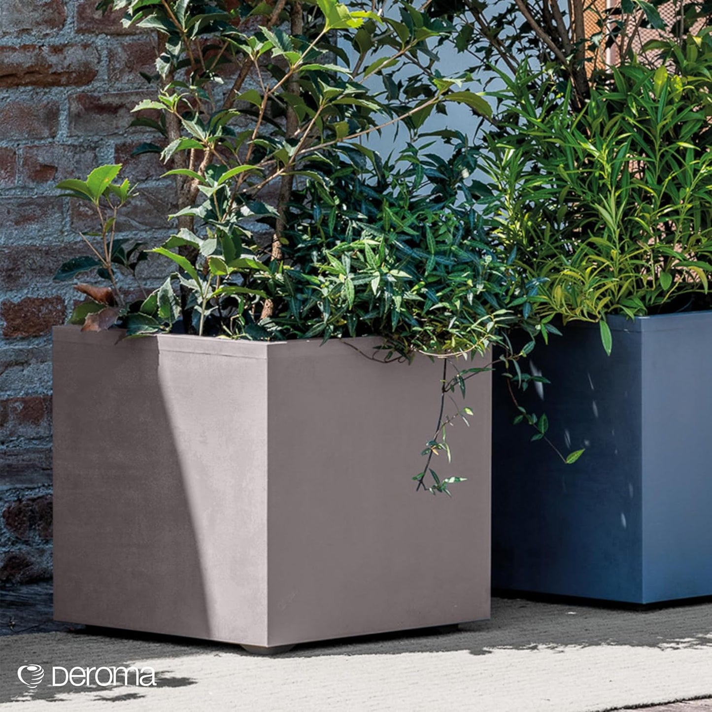 Deroma Millennium 15” Cube Planter | Light & Durable Plastic | Indoor or Outdoor Square Pot for Patio/Porch | Includes Water Reserve & Drain Plug | Trendy Planter for Plants, Flowers, Garden | Sand