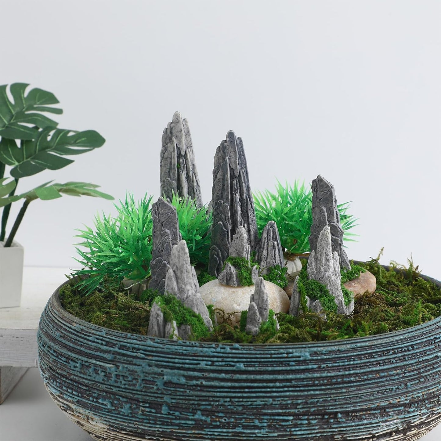 Gatuida 8Pcs Miniature Rockery Decorative Resin Rockery Statues for Micro Landscape