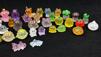 Geiomoo Mini Resin Set, Mixed Landscape Accessories, Miniature Fish Tank for DIY Home Garden Crafts Decors (40 Pcs)