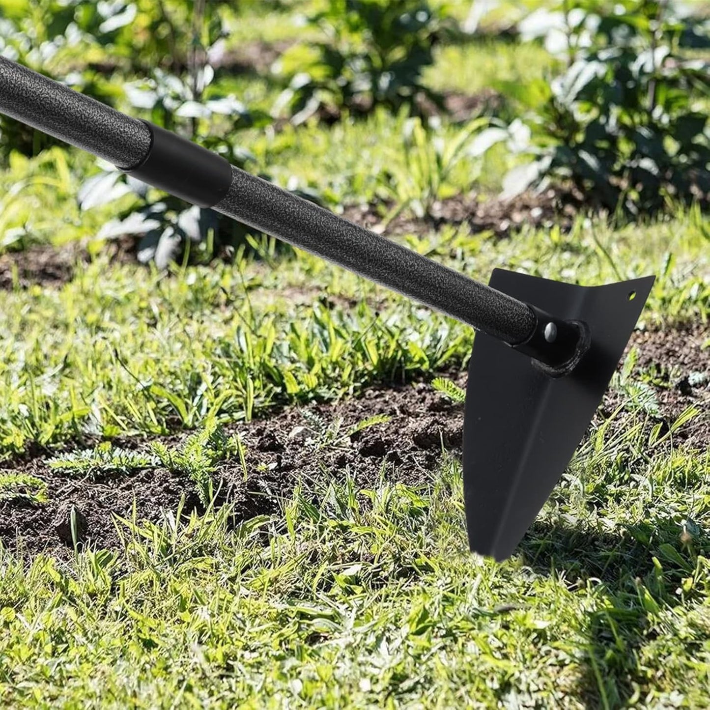SANDEGOO Hoe Garden Tool,60 Inch Garden Hoe Triangle Gardening Hoe with Sharp Blade for Digging,Weeding,Cutting and Loosing Soil,Adjustable Length Metal Handle(5 FT)