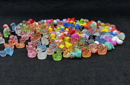 Geiomoo Luminous Mini Resin Set, Mixed Model Garden Miniature Accessories for DIY Landscape Home Crafts Decors (150 Pcs)