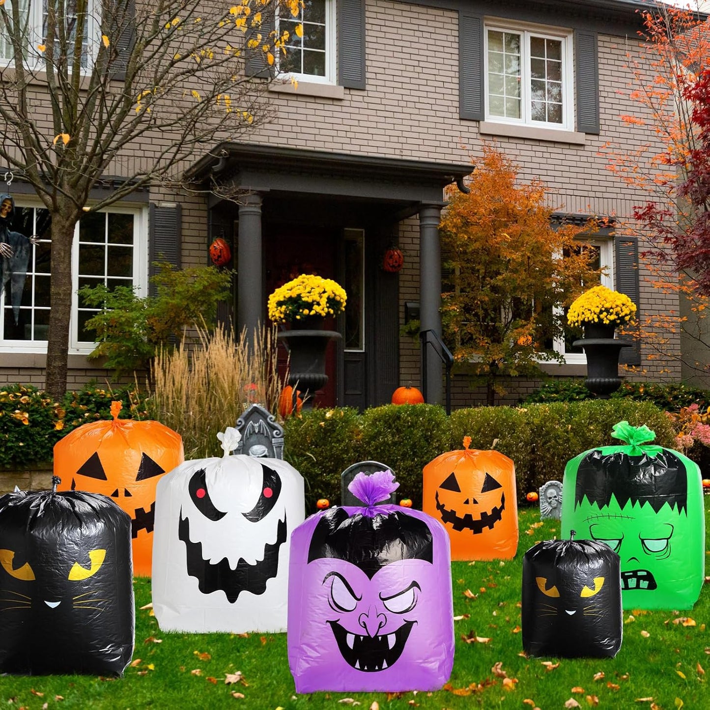 Qilery 24 Pcs Halloween Leaf Lawn Bags Plastic Pumpkin Trash Bags for Leaves with Twist Ties for Halloween Yard Garden Outdoor Party Favors Decorations