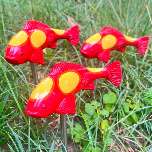 Koi Fish Decor Garden,Koi Art Decor Resin Sculptures with Stake, Garden Sculptures & Statues,A Set of 3 Pieces Fish Sculpture for Outdoors, Patio, Yard, Lawn, Pond and Home Decoration (Red)