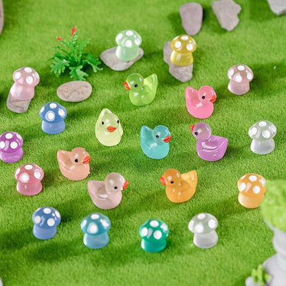 140Pcs Glow-in-The-Dark Mini Resin Animal Figurines Miniature Figures Glowing in The Dark Garden Accessories Aquarium Landscape Bonsai Ornaments