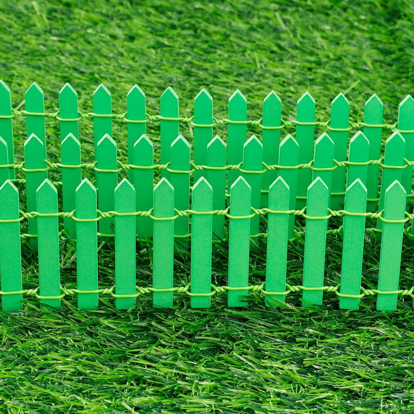 Mini Fairy Garden Fence, 35.5x2 Inch Cuttable Small Wood Picket Fence, DIY Miniature Accessories Decoration for Dollhouse, Crafts, Vegetable Platter, Cake(Light Green)