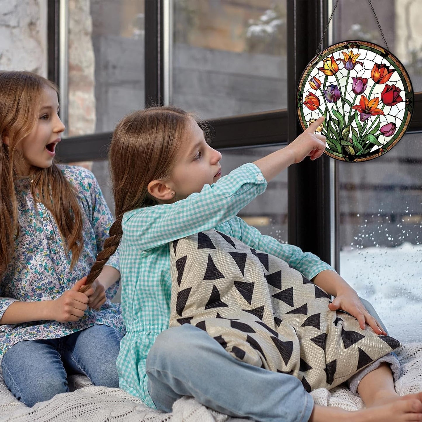 Tulip Stained Glass Window Hanging Botanical Sun Catcher Decor Tulip Lover Gifts for Women Christmas Suncatchers for Home Windows Hanging Decoration, 7.87inch