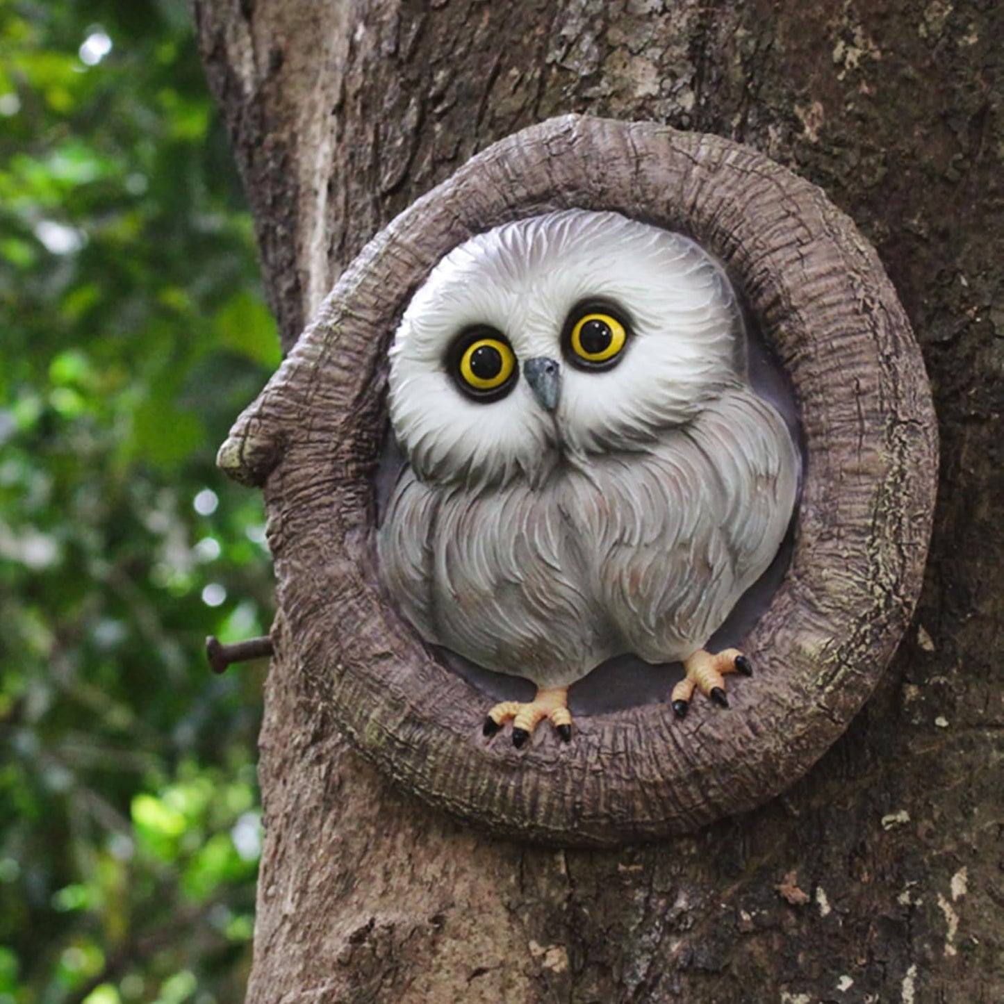 Baby Owl Resin Tree Faces, Whimsical Halloween Decorations Outdoor Owl Hugger Sculpture, Garden Ornament for Yard Lawn Patio Porch, Tree Decor Unique Garden Gift, Durable Waterproof Resin Statue