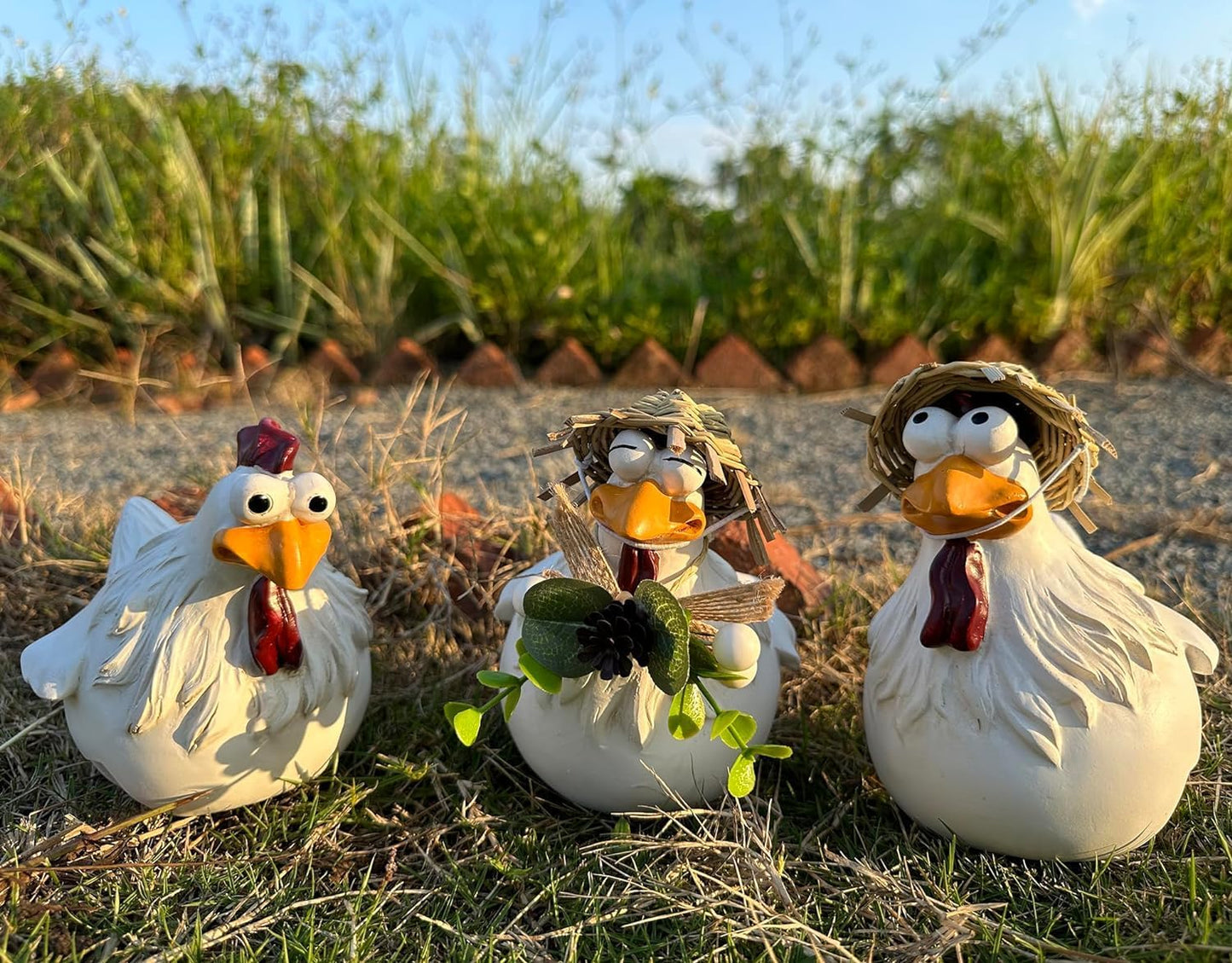 3Pcs Chicken Fence Decor, Funny Farm Sculpture Chicken Decor, Cute Chicken Sculpture, Resin Chicken Figurines, Animal Outdoor Statues for Home Garden Stairs, Farm, Patio, Backyard