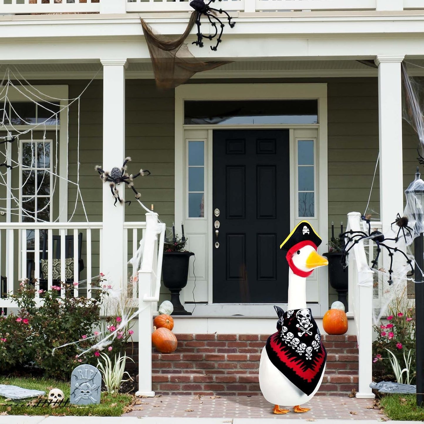 Halloween Pirate Lawn Porch Goose Outfit 23"/ 17'' Pirate Style with Bandana and Hat Costume Cement Goose Statue Clothes for Outdoor Patio Yard Art Decoration Cosplay