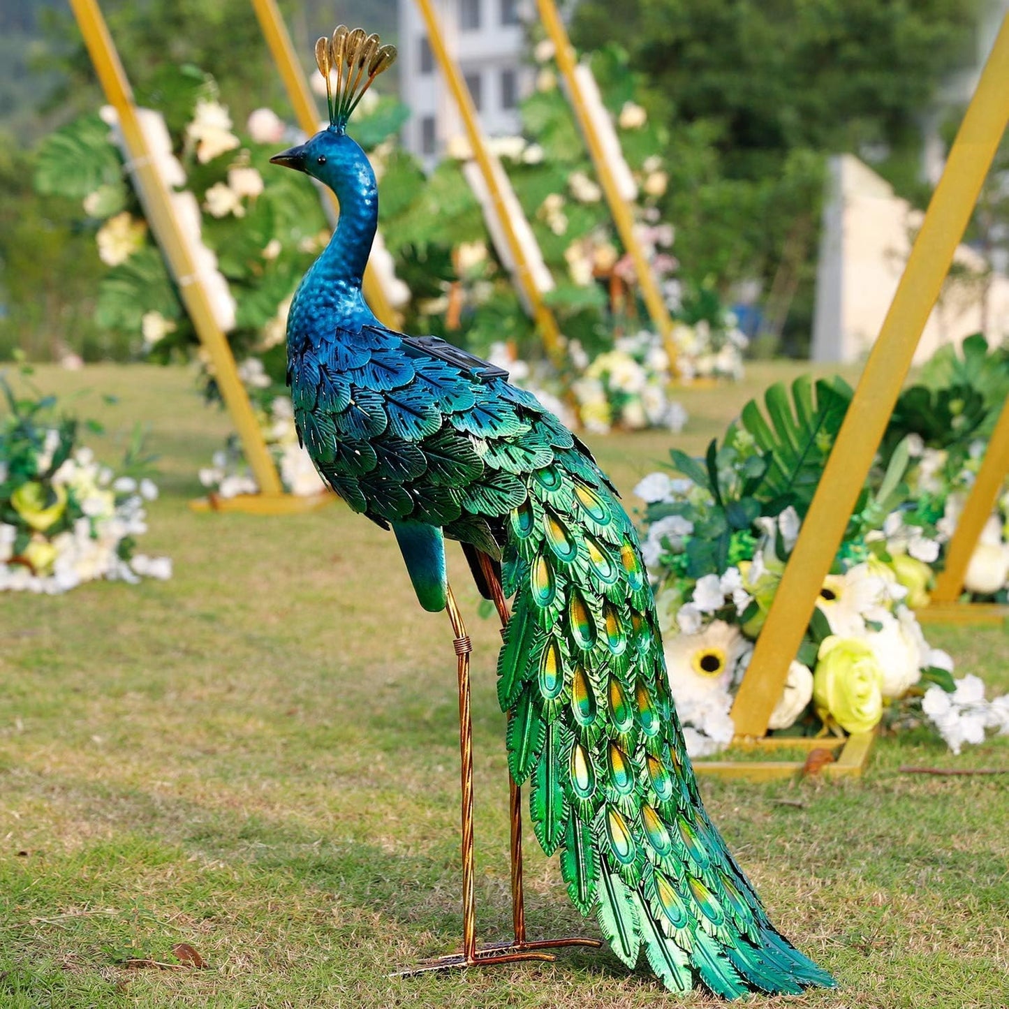 chisheen Outdoor Solar Peacock Statue Garden Decor for Outside Metal Yard Art Outdoor Decoration for Lawn Backyard Party Wedding Mother's Day Gardening Gifts for Women