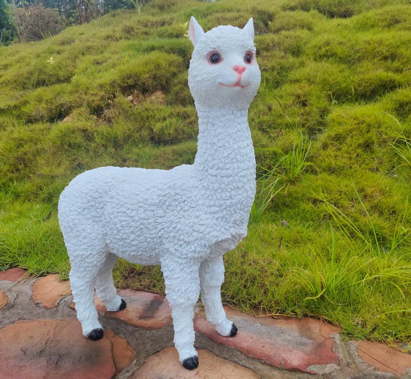 Outdoor Alpaca Statues, Courtyard Garden Decoration, Modern Minimalist Style Animal Ornaments, Sun Resistant and Waterproof Balcony Lawn Decoration, Creative Gifts (White)