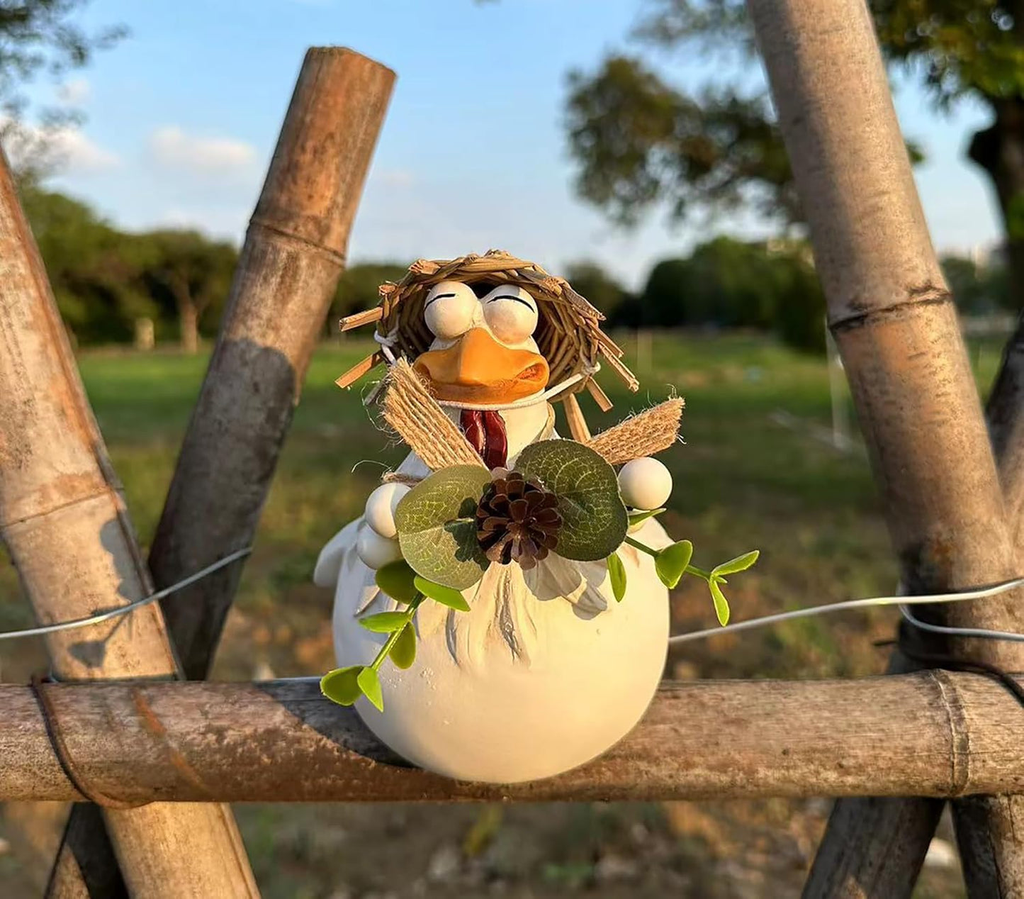 Funny Farm Chickens Statues,Chicken Fence Decoration,Resin Cute Chickens Decor,Outdoor Real Animal Statue,Chicken Sculpture,Perfect for Home Garden Stairs,Farm,Patio,Backyard