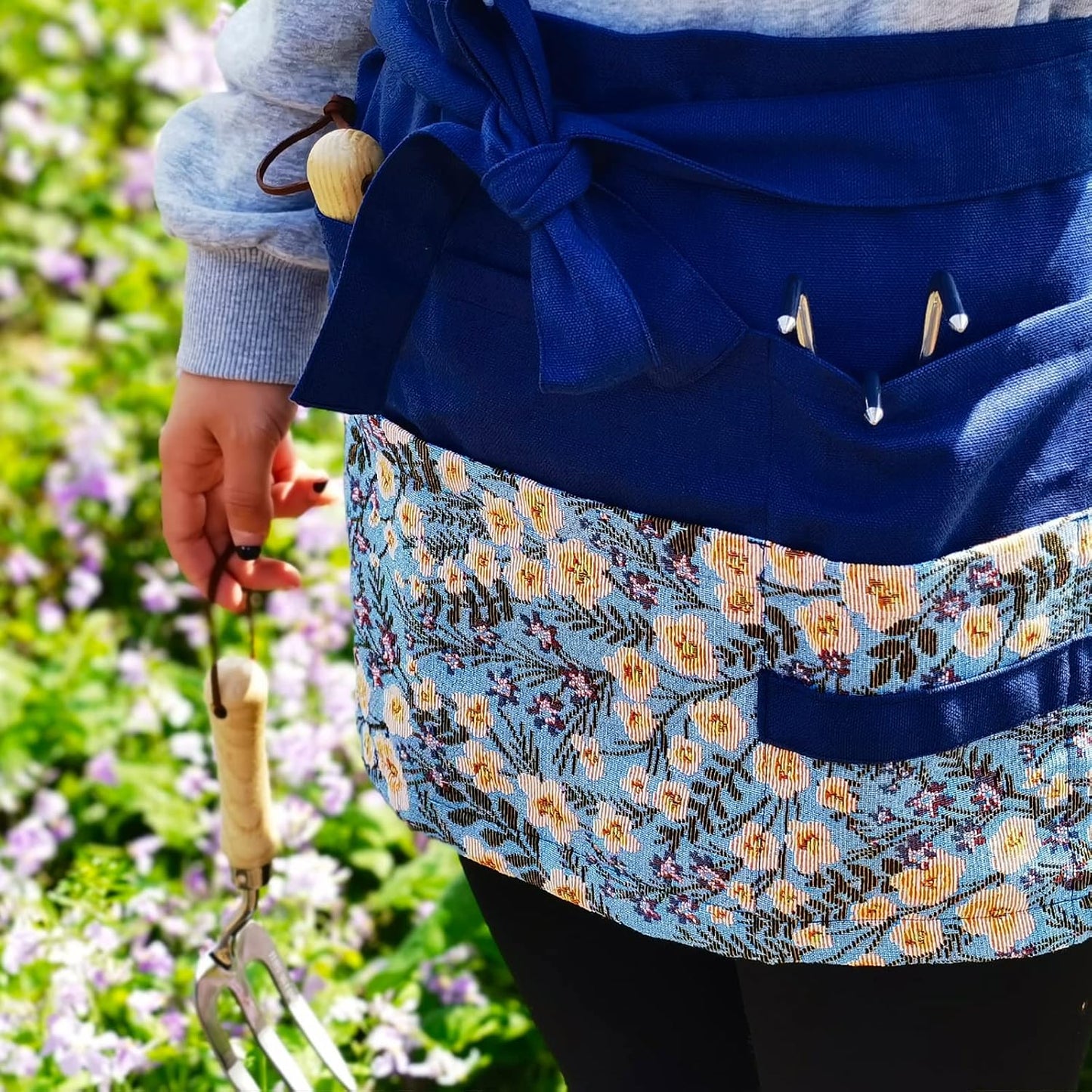 Garden Apron for Woman, Serve Apron Cute, Flora Half Apron with 8 Pockets, Valentines Gift for Mom Wife Girlfriend