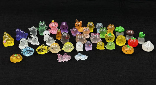 Geiomoo Mini Resin Set, Mixed Landscape Accessories, Miniature Fish Tank for DIY Home Garden Crafts Decors (40 Pcs)