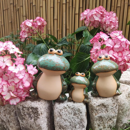 Frog Statues for Garden, Ceramic Frog Garden Decor for Outside, Cute Outdoor Yard Decorations Set of 3, Yard Decorations Gifts for Women, Mom, Grandma, Family and Friends (Green)