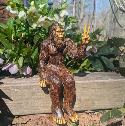John Bernard & Company Bigfoot Peace Sign Decorative Sasquatch Yeti Statue/Figurine Indoor/Outdoor Sculpture for Patio, Deck, Home, Office 10 in H Shelf Sitter Figurine (Natural)