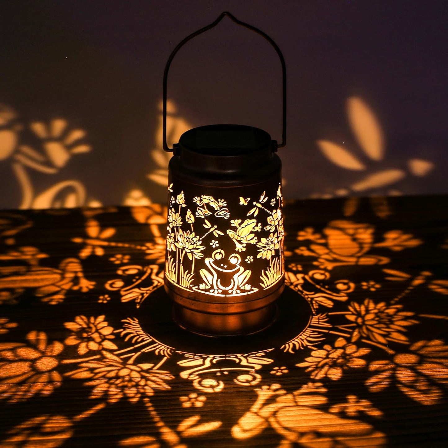 Frog Solar Lanterns Outdoor Waterproof - Decorative Hanging Solar Lights for Garden Patio, Gifts for Women, Men, Frog Lovers, Yard Table Lawn Porch Pathway Decor