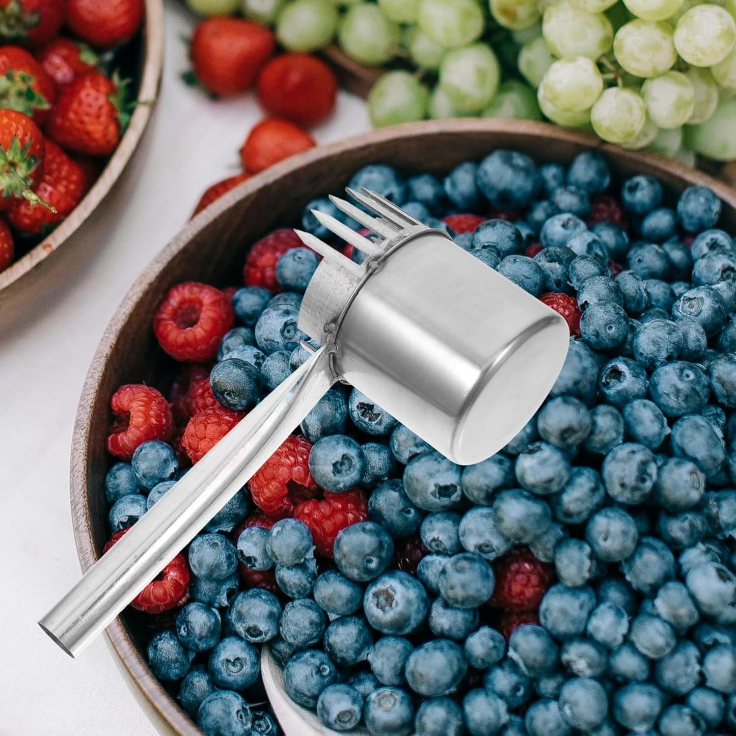 Metal Fruit Picker Tool for Garden Lightweight and Efficient Blueberry and Berry Harvesting Tool and Easy to Use for Home Garden and Orchard