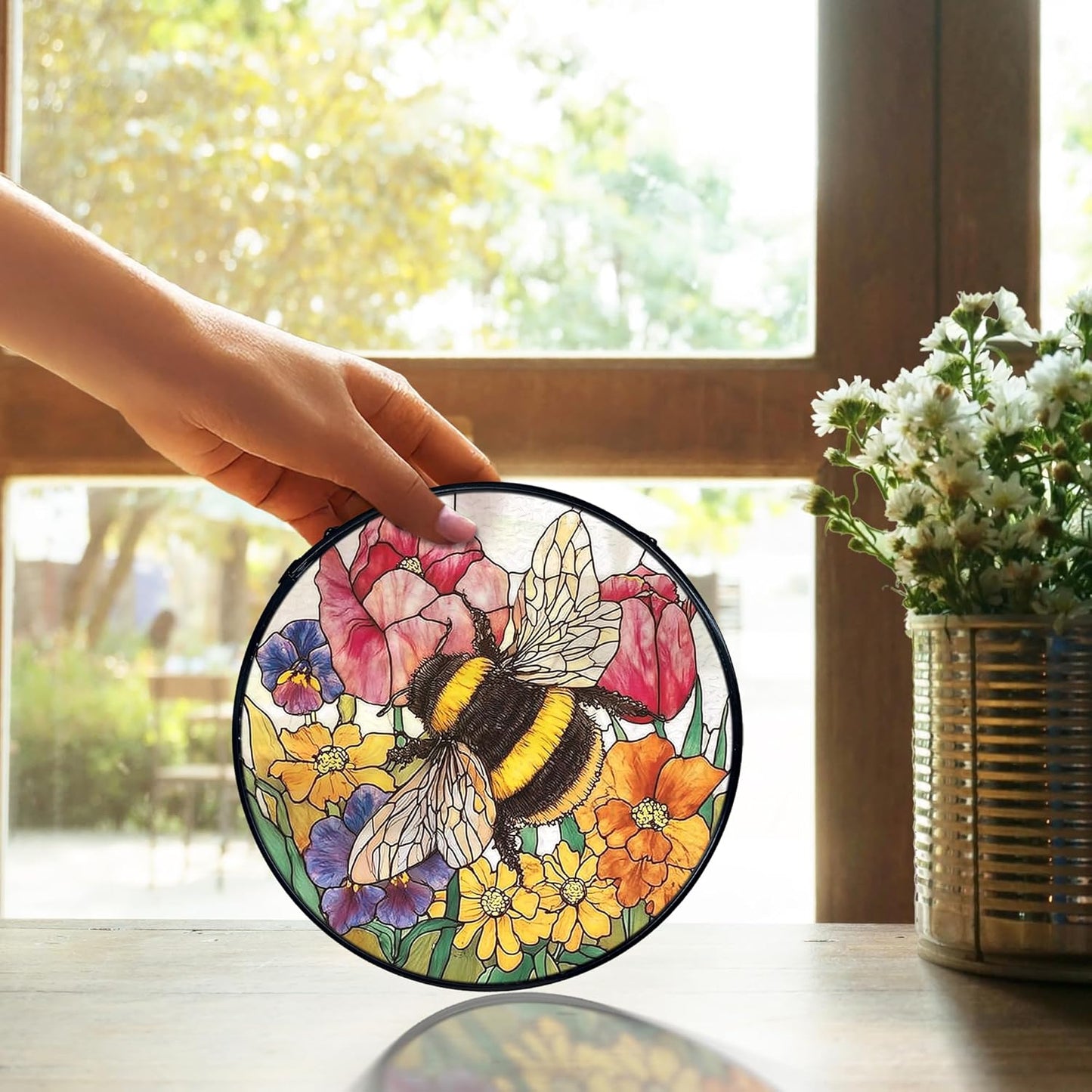 TNUW Bee Flower Stained Glass Window Hanging, Cottagecore Honey Bee Wildflower Sun Catchers Indoor Window Glass Round Wall Art Decor, Floral Wall Hanging Decorations, 7.9＂x7.9＂