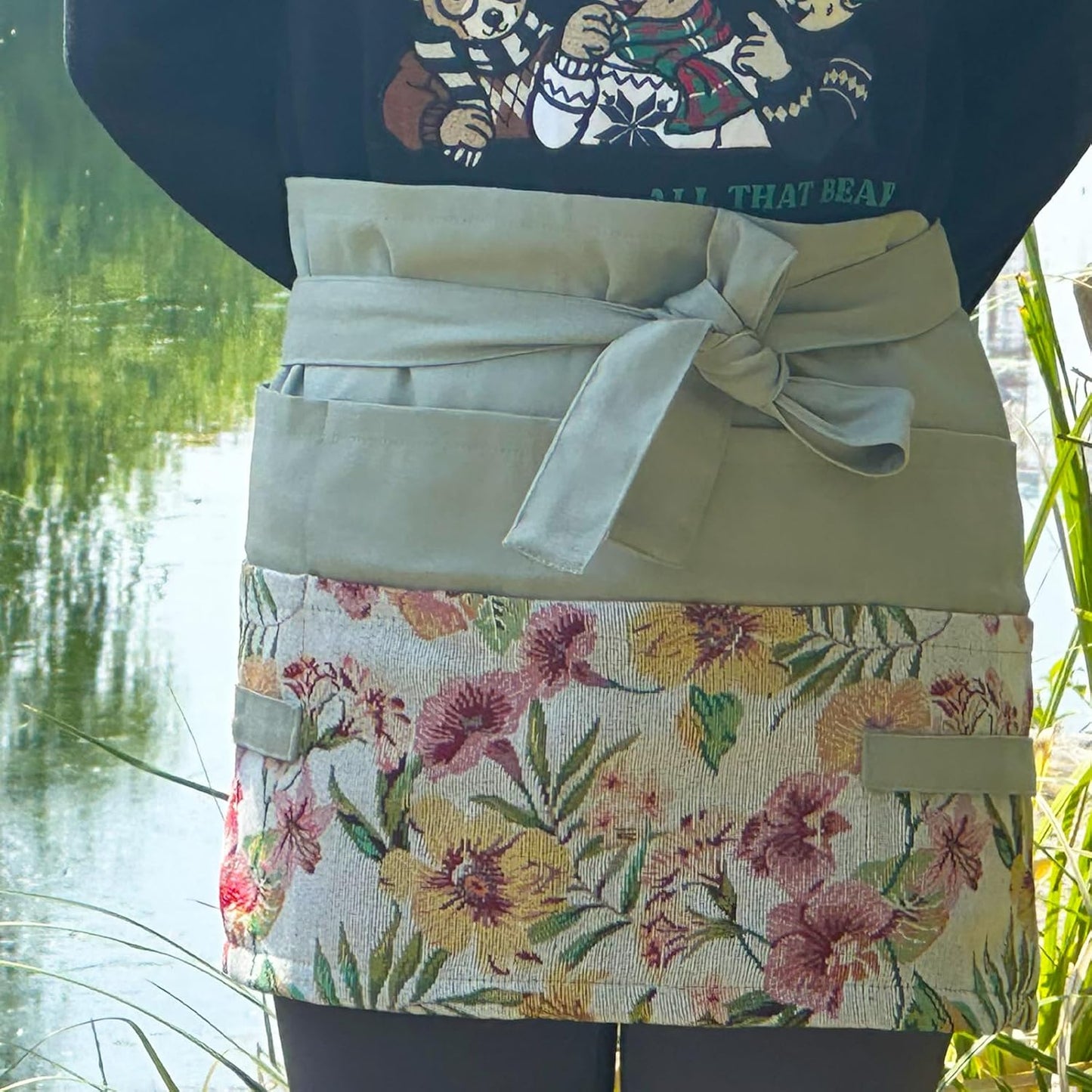 Garden Apron for Woman, Serve Apron Cute, Flora Half Apron with 8 Pockets, Valentines Gift for Mom Wife Girlfriend
