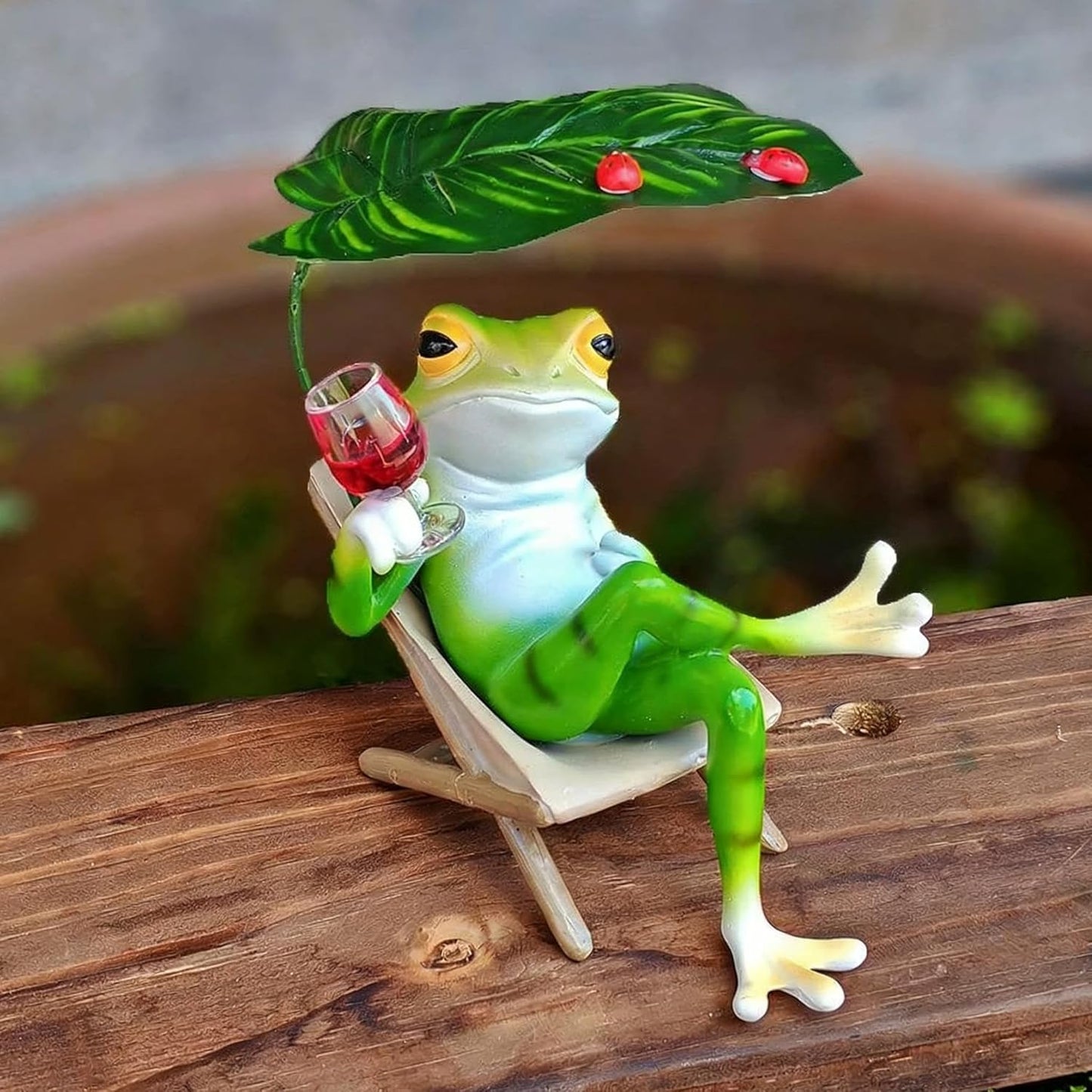 OwMell Frog Statue for Garden, Green Frog Figurine for Outdoor Decor Yard and Garden Decoration Resin Sculpture - Chill with Wine