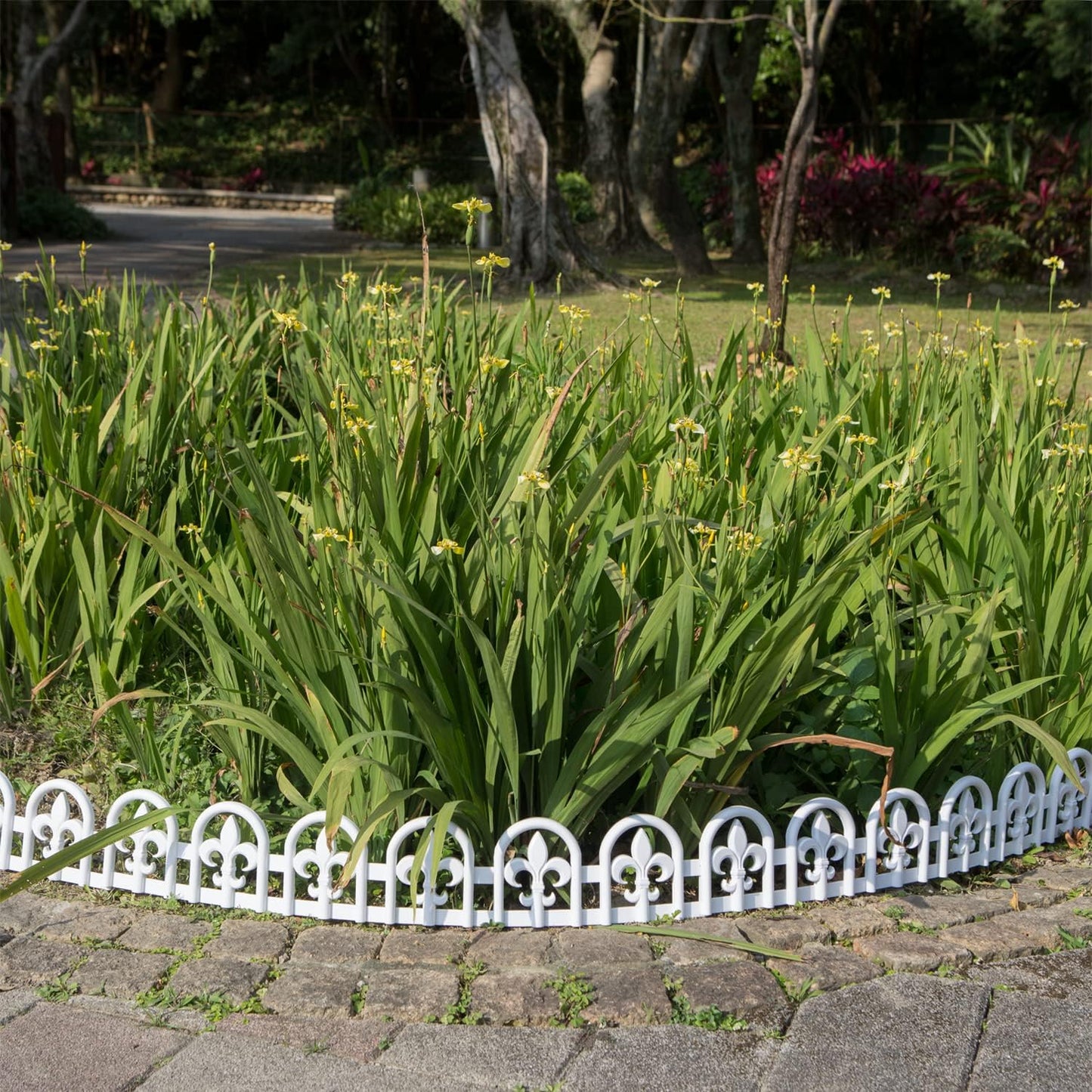 Evelyne White Garden Border Plastic Edging: Wrought Iron Design - 27pcs White Yard Landscaping Fence Liner Lawn Edge Barrier - 35ft Kit of Decorative Lawn Landscape Panels Elements