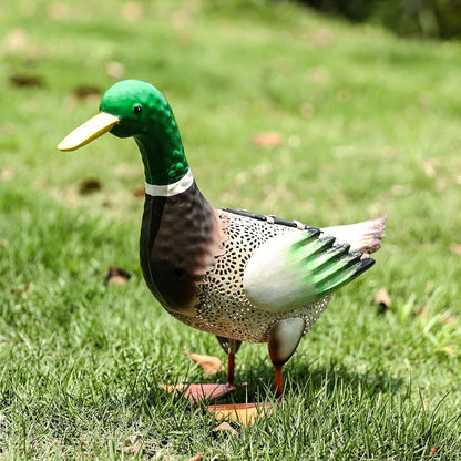 Solar Ducks Outdoor Statue ，Metal Duck Garden Decor ，Lawn Animal Statue Mallard Duck Art ，Gifts for Mallard Duck Lovers