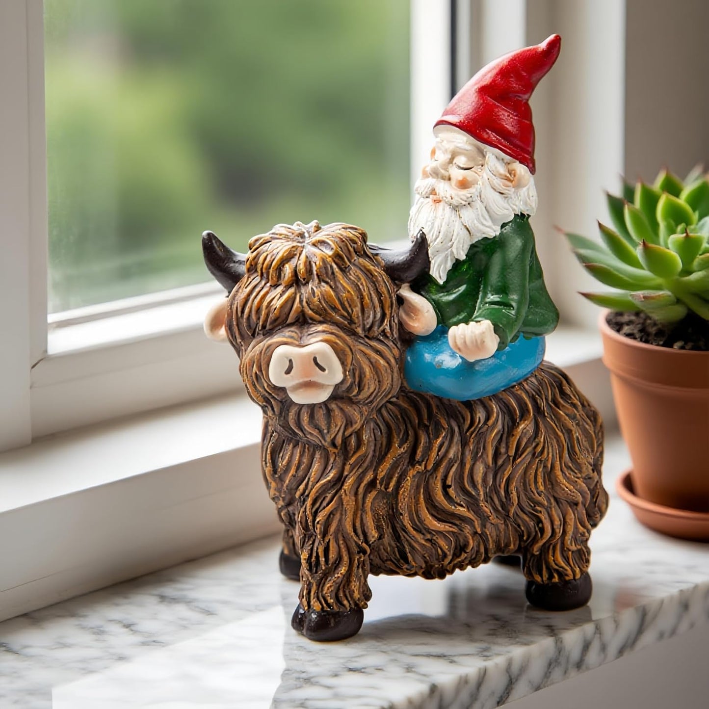 Highland Cow Gnome Garden Decorative Statue Garden Gnomes Decor Outdoor Statues Gnome Suitable for Patio, Back Porch Ornaments, Unique Housewarming, Birthday Gifts for Women, Mom