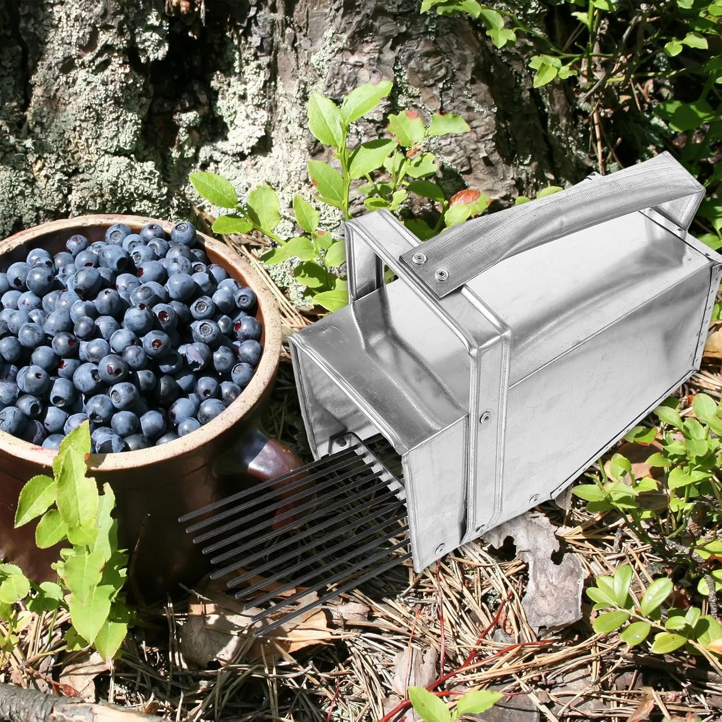 VOSAREA Berry Picker with Metal Comb and Handle Blueberry Picker Scoop Huckleberry Picking Rakes for Easier Berry Harvester