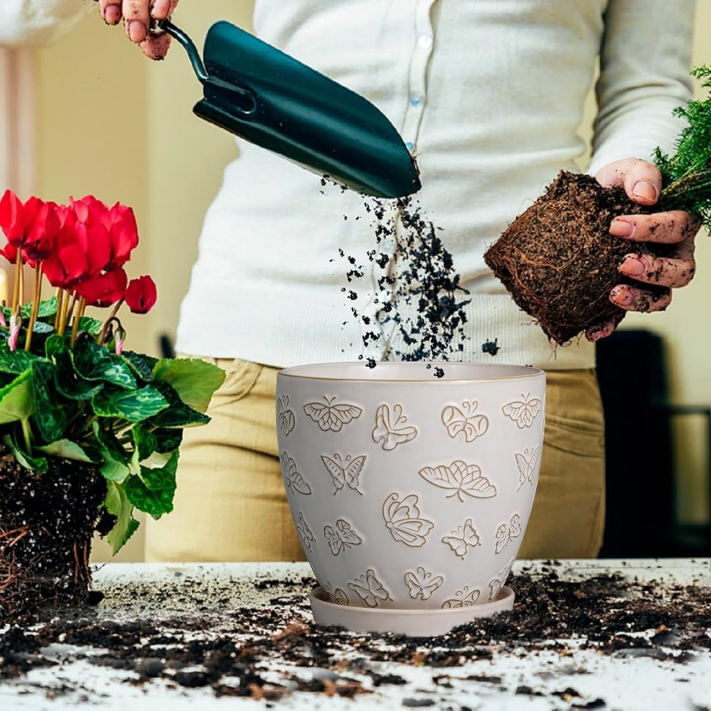 Ceramic Planter Pot - 6.8 Inch Plant Pot with Drainage Hole and Saucer, Succulent Round Flower Pot for Plants Indoor Outdoor, White