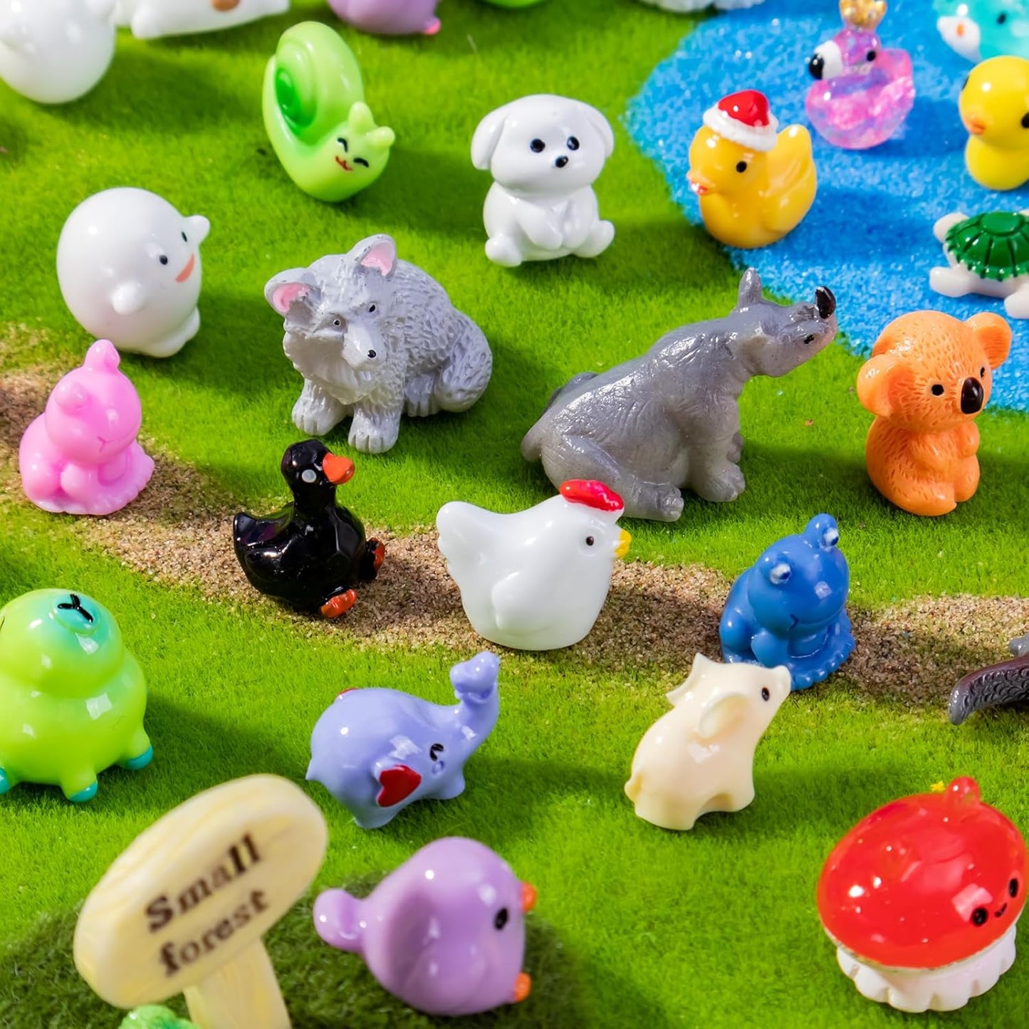 160 Styles Mini Resin Animals 160pcs Variety Tiny Animals Figures Miniature Little Small Figurines Bulk for Micro Fairy Garden Landscape Accessories Hide Decor Aquarium
