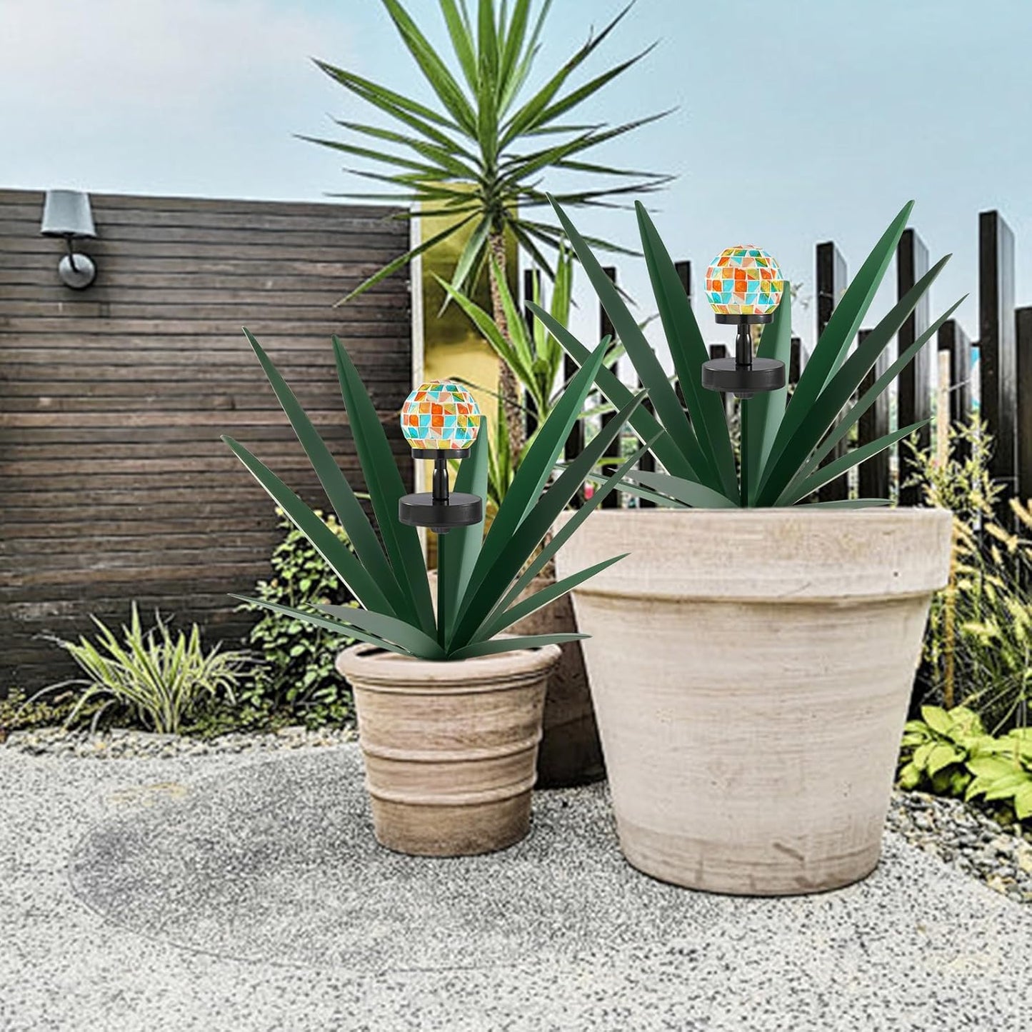 TOMBABY Solar Rustic Garden Style Metal Agave Plants Outdoor Patio, Home Decor Hand-Painted Metal Agave Garden Patio Statues, Suitable for Desert Areas, Outdoor Lawn Decorations (3 Solar Green)