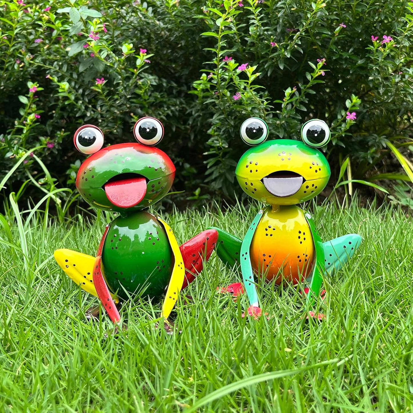 Metal Garden Decor Yard Art for Outside Set of 2 Cute Small Frogs Lawn Patio Ornaments Backyard Decorations Garden Gifts for Mom - (Yellow,Green)