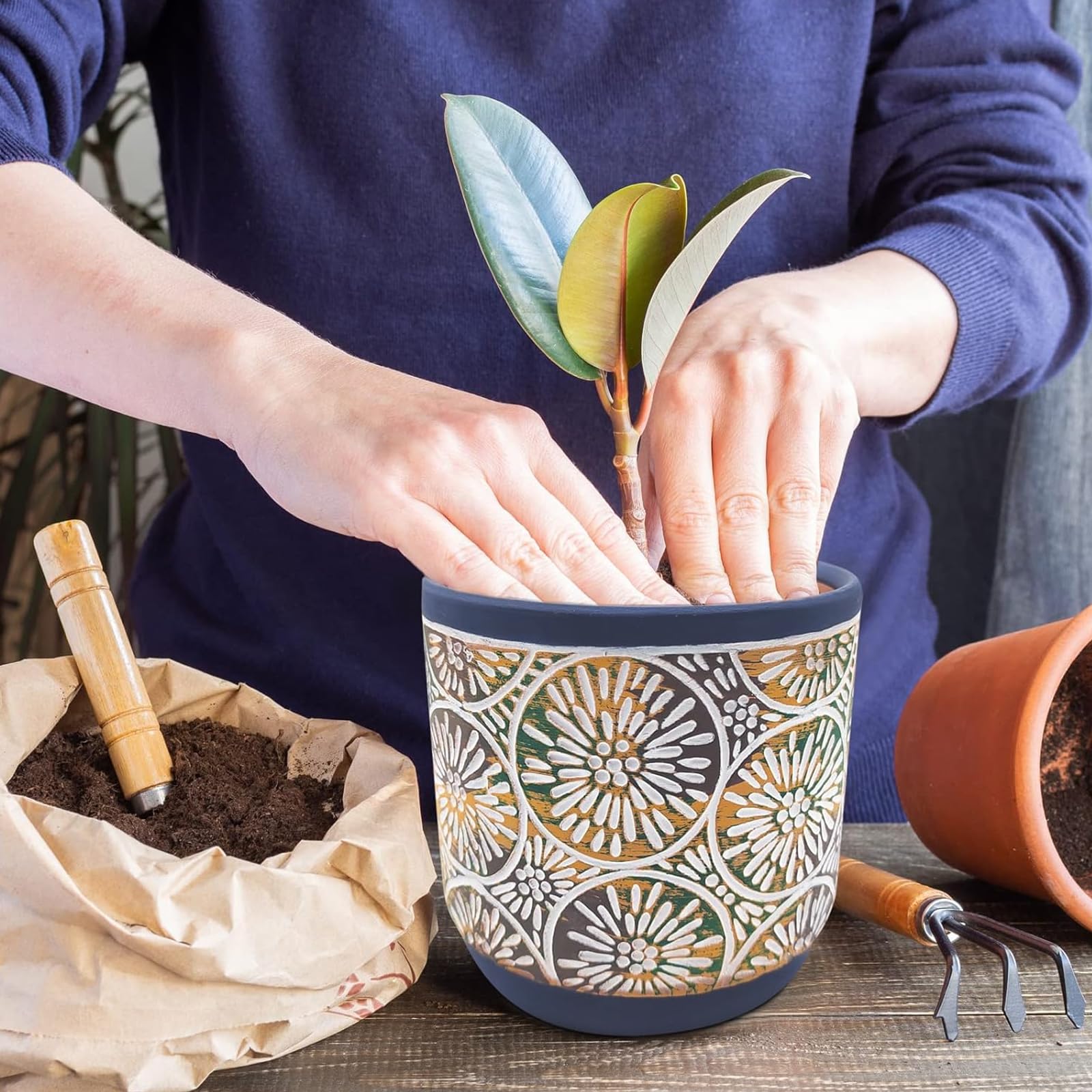 DeeCoo 3 Piece Ceramic Plant pots Indoor Pots Set with Drainage Holes, 5.7/4.7/3.5/inch, Modern