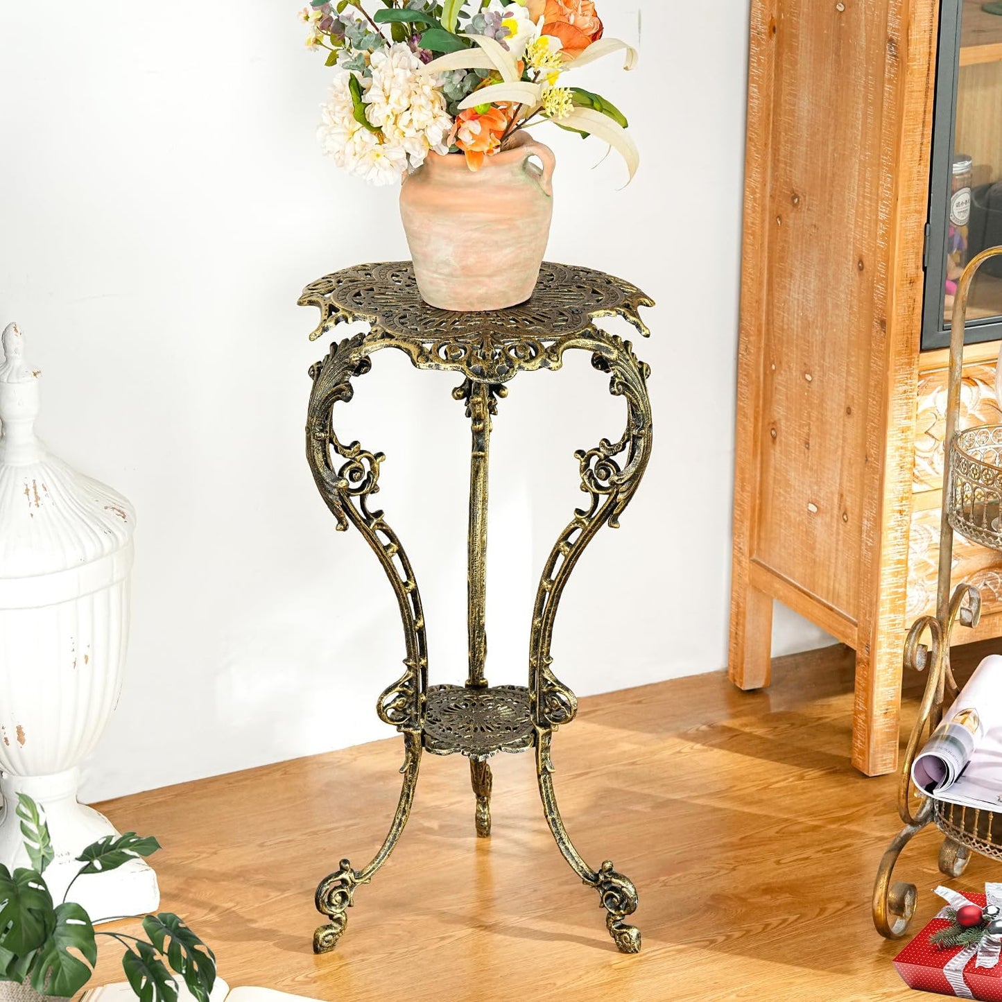 Sungmor Vintage Cast Iron Plant Stand - Ornate Gold Pedestal Table for Indoor Outdoor Garden, 27.5" Antique Metal Flower Pot Holder, Victorian Style Plant Display Stand - Patio, Porch, Balcony Décor