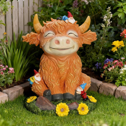 Solar Garden Statue Highland Cow Figurine with Funny Gnomes Garden Outdoor Decor for Yard Patio Lawn Christmas Housewarming Gifts for Women,Mom,Grandma (Yellow)