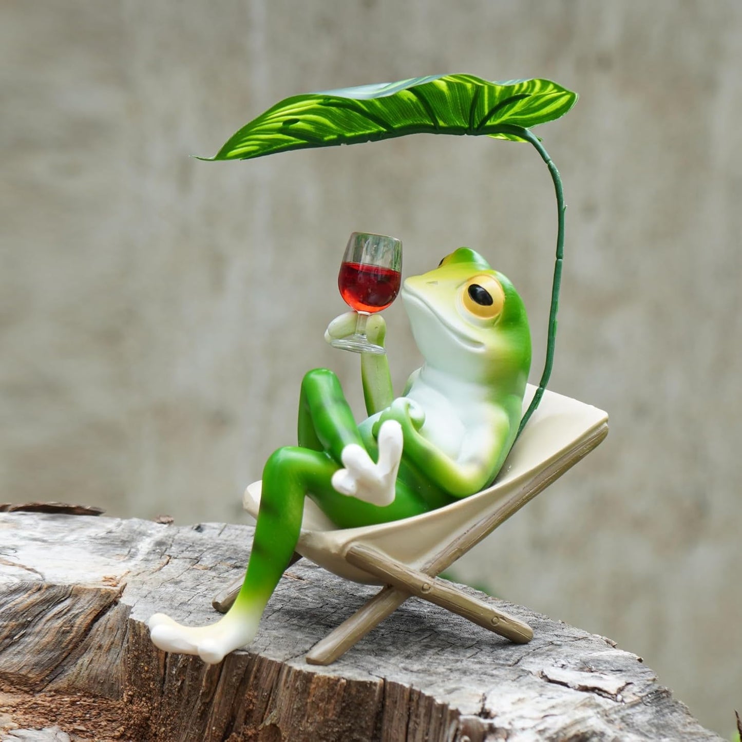OwMell Frog Statue for Garden, Green Frog Figurine for Outdoor Decor Yard and Garden Decoration Resin Sculpture - Chill with Wine