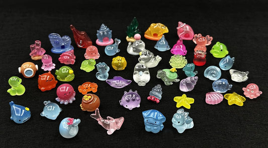 Geiomoo Mini Resin Crafts Decors, Mixed Garden Accessories, Miniature Set for DIY Landscape Fish Tank Home (50 Pcs)