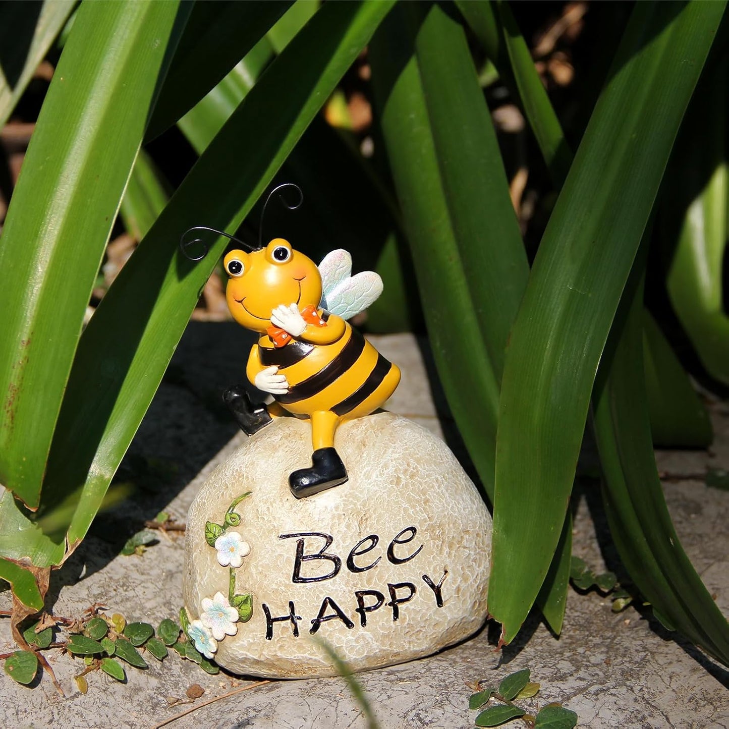 Garden Decor Bee Outdoor Statues Sculpture Bumblebee Figurine for Patio Lawn Porch Yard Backyard Honey Bees for Insect Lovers Gifts Garden Ornaments for Home Decor Spring Summer