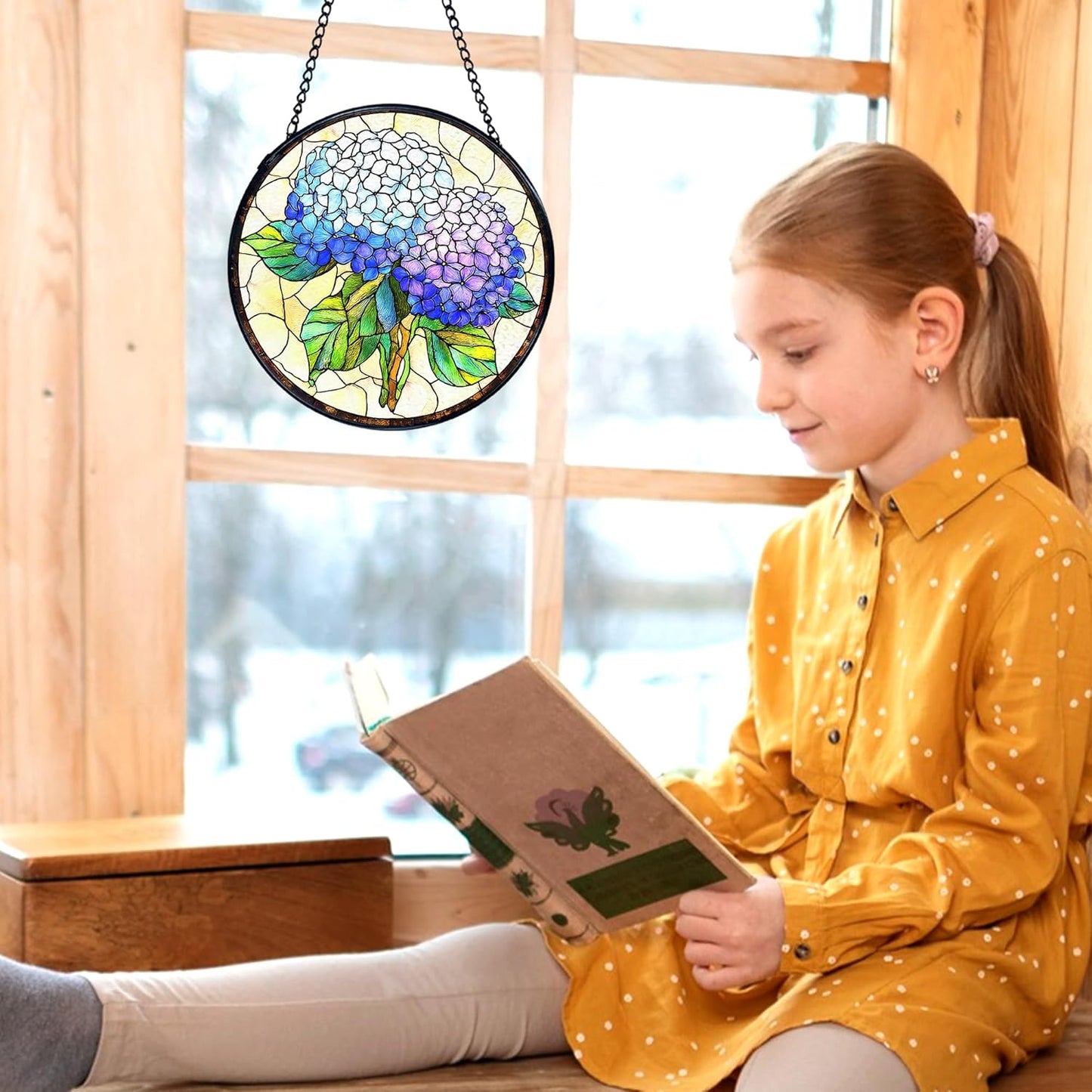kdqua Hydrangea Flower Suncatcher Stained Glass Window Hanging, Blue Hydrangea Sun Catchers Indoor Window Glass Round Wall Decor, Floral Wall Art Hanging Decorations Statues, 7.9x7.9in