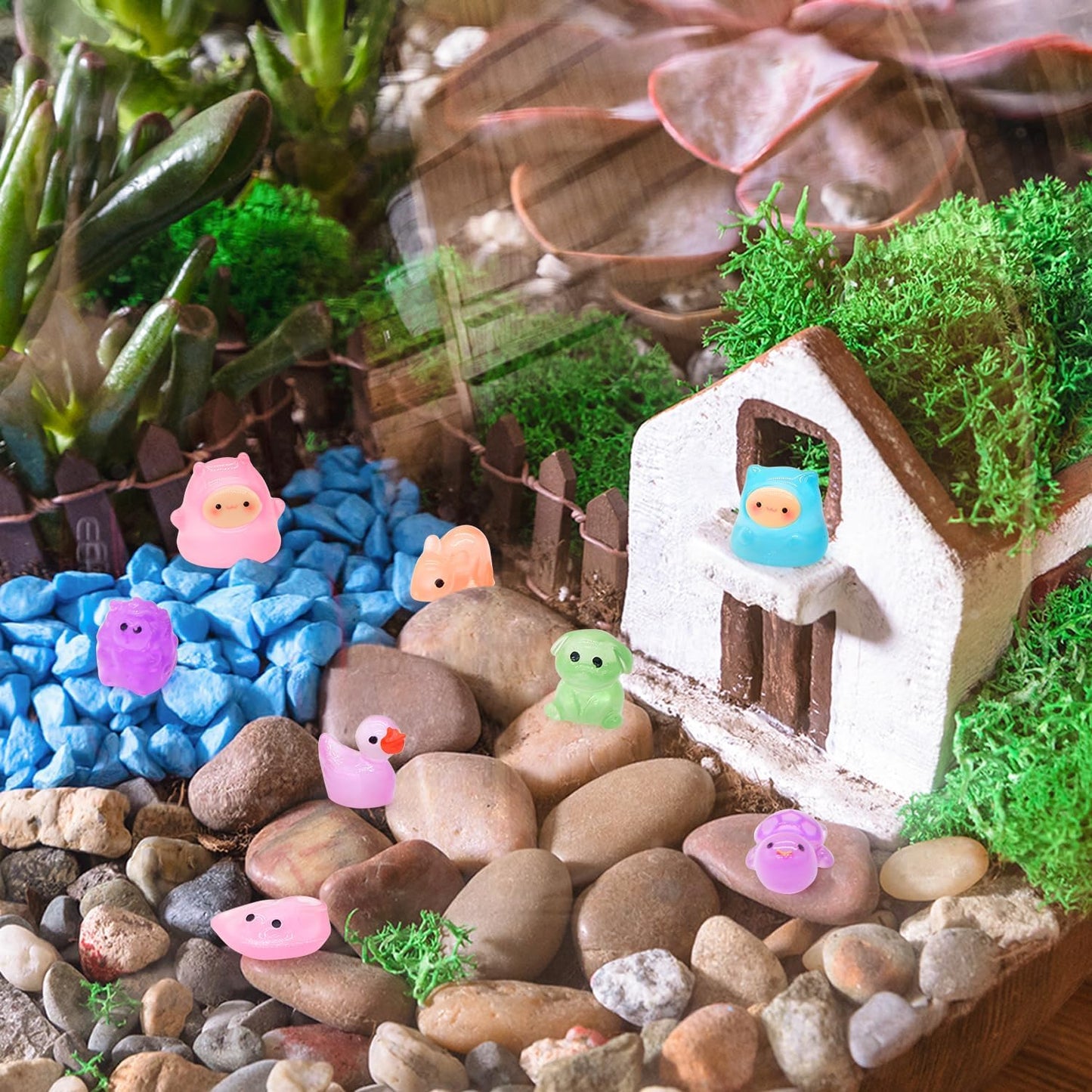 100pcs Luminous Mini Resin Animals Figures, Tiny Resin Animals Bulk, Glow in The Dark, for Miniature Fairy Garden Accessories Micro Landscape Aquarium Potted Decoration