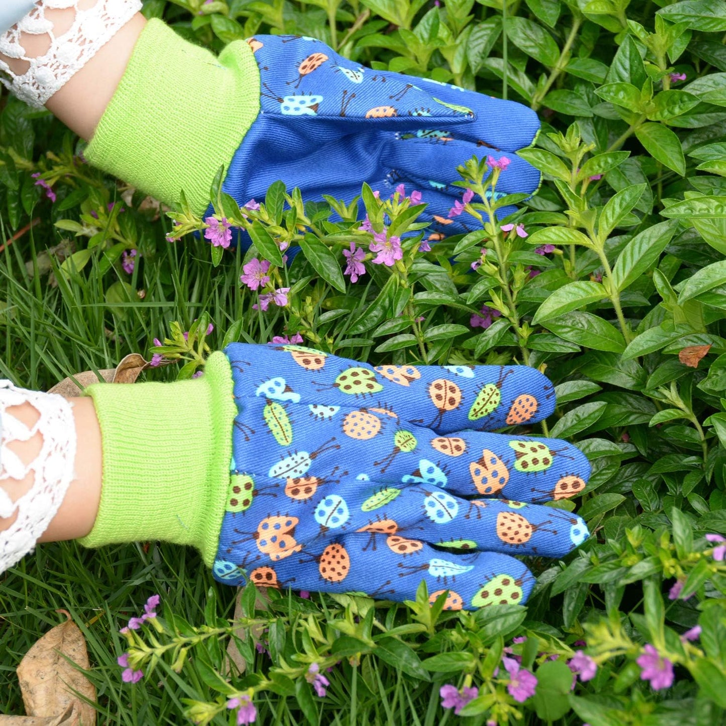 HANDLANDY 2 Pairs Kids Gardening Gloves, Girls Boys Children Garden Work Play Gloves (Green Ladybug & Dot, Medium)