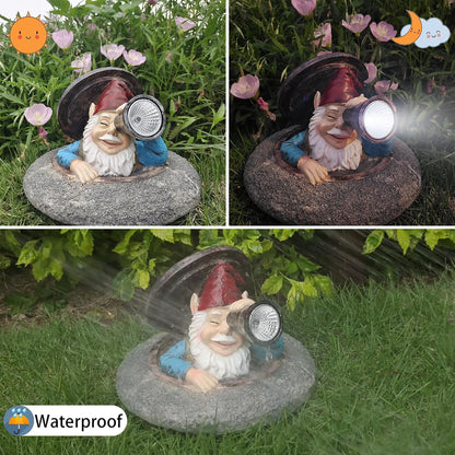 Garden Gnomes Statue ， Solar Garden Decor ， Dwarf Statue Hiding Under a Manhole Cover， Suitable for Yard, Lawn, Patio's Outdoor Decor, Gnomes Figurine Ideal for Holiday Giving