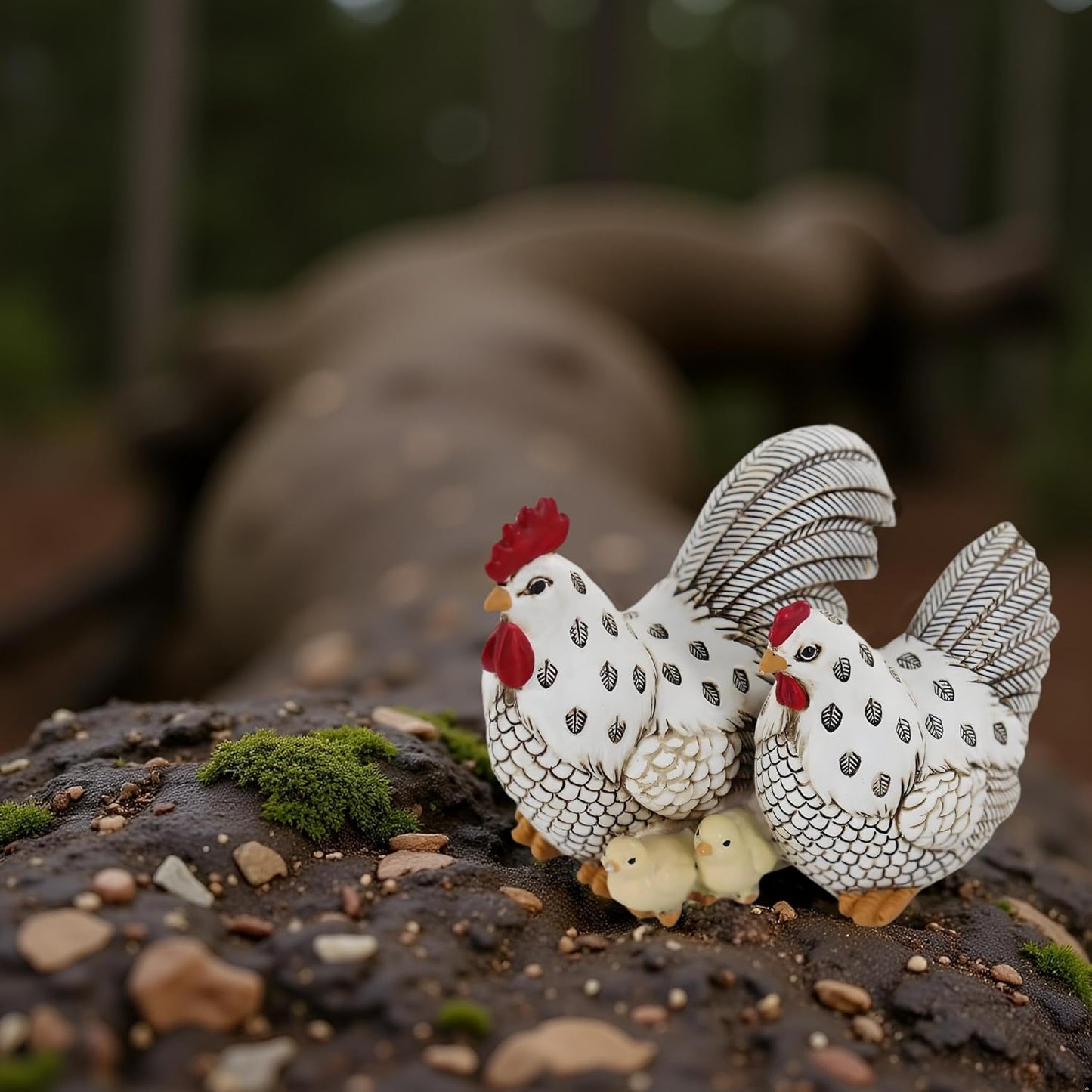 Chicken Family Decorative Sculpture, Indoor/Outdoor Outdoor Garden Statue,Rooster, Hen, Chick Garden Sculpture,Rustic Hen Statue
